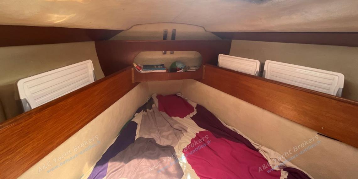 Yachting France Jouët 37 : Forward cabin Yachting France Jouët 37 : Forward cabin