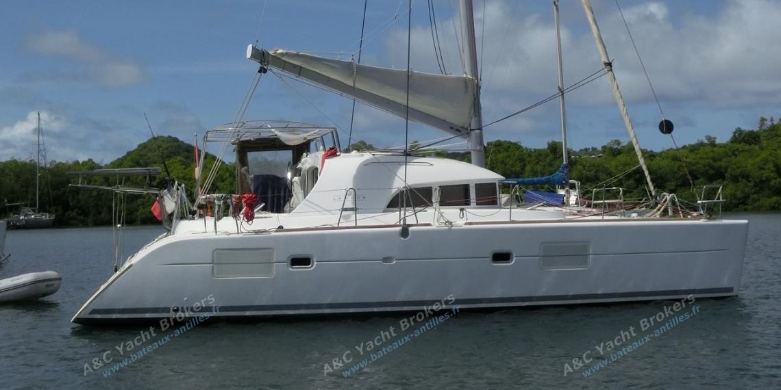 Lagoon 380 S2: Martinique anchorage Lagoon 380 S2: Martinique anchorage