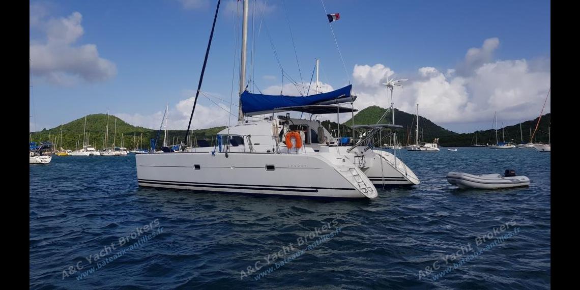Lagoon 380: Lagoon 380: