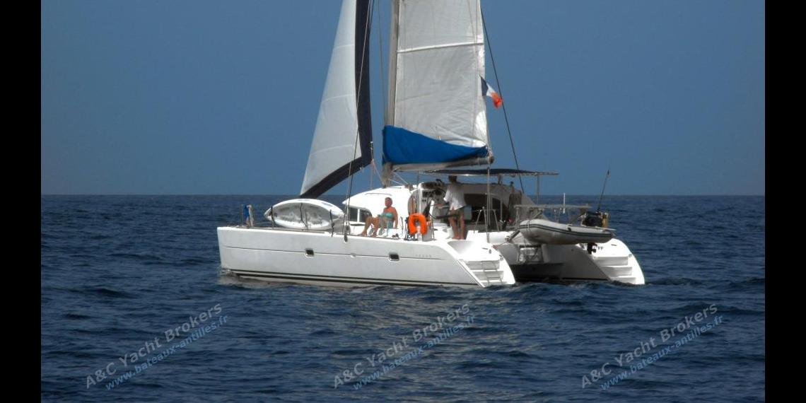 Lagoon 380: Navigating Lagoon 380: Navigating