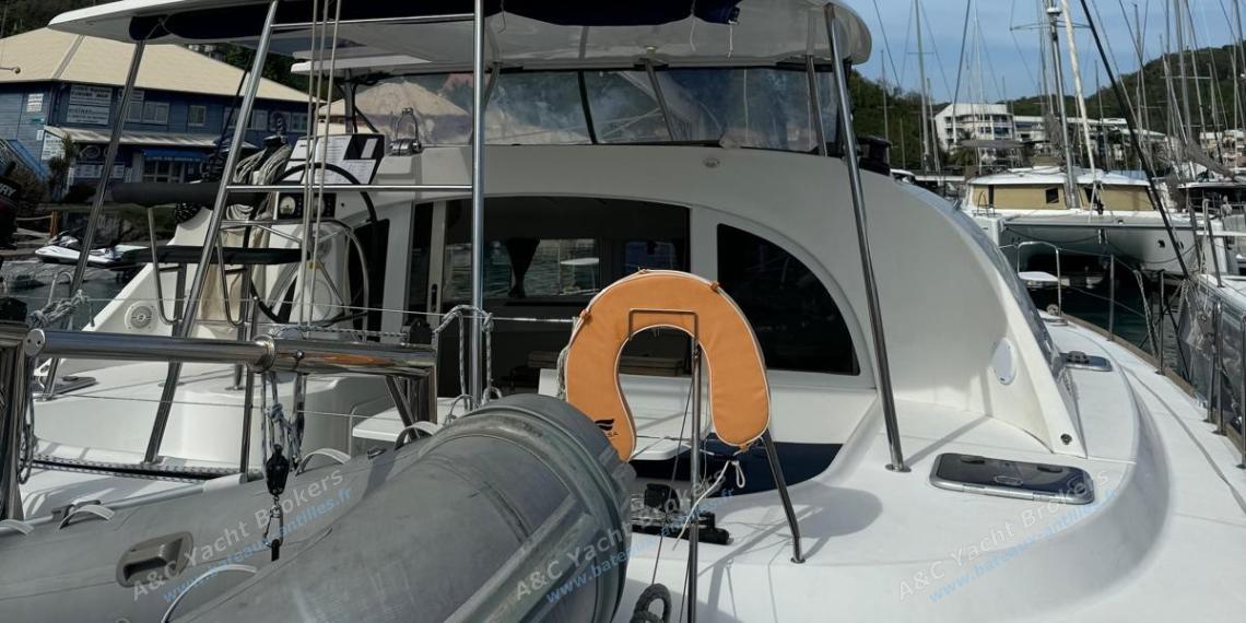 Lagoon 380 : Seen from the pontoon Lagoon 380 : Seen from the pontoon