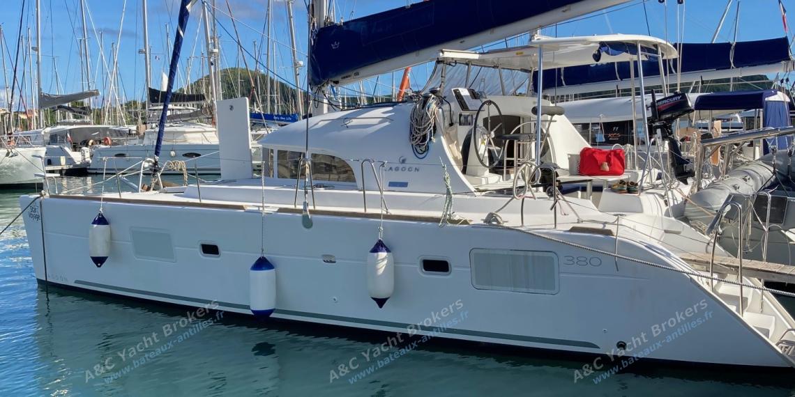 Lagoon 380 : In marina Lagoon 380 : In marina