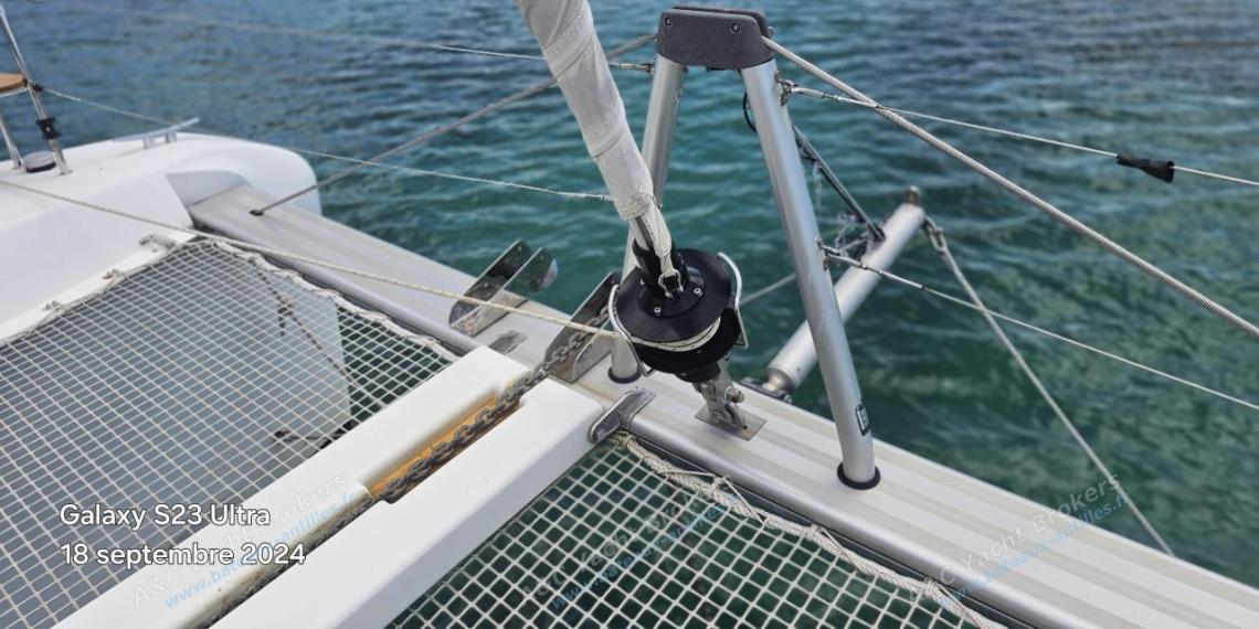 Lagoon 42 : Furling system and bow sprit Lagoon 42 : Furling system and bow sprit