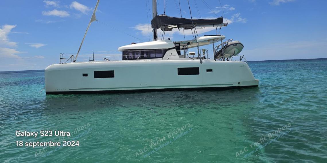 Lagoon 42 : At anchor in Martinique Lagoon 42 : At anchor in Martinique