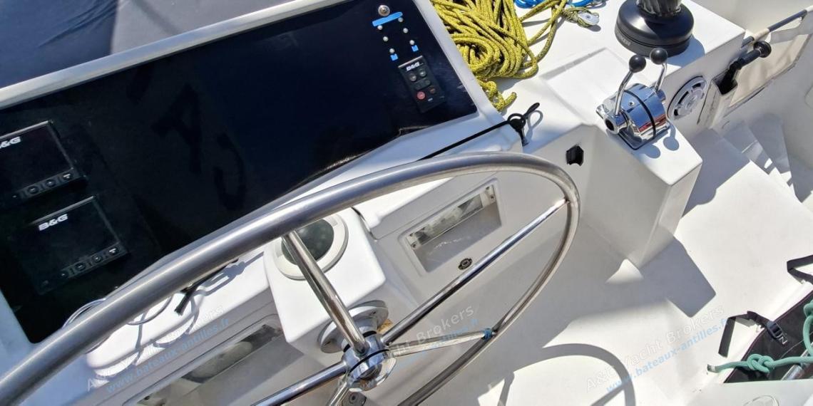 Lagoon 450 F : Helm station Lagoon 450 F : Helm station