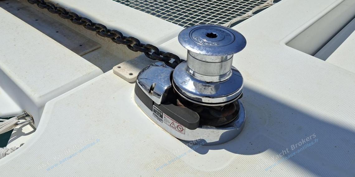 Lagoon 450 F : Electric windlass Lagoon 450 F : Electric windlass