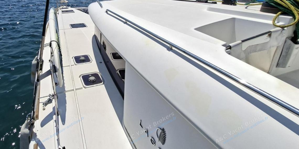 Lagoon 450 F : Port companionway Lagoon 450 F : Port companionway