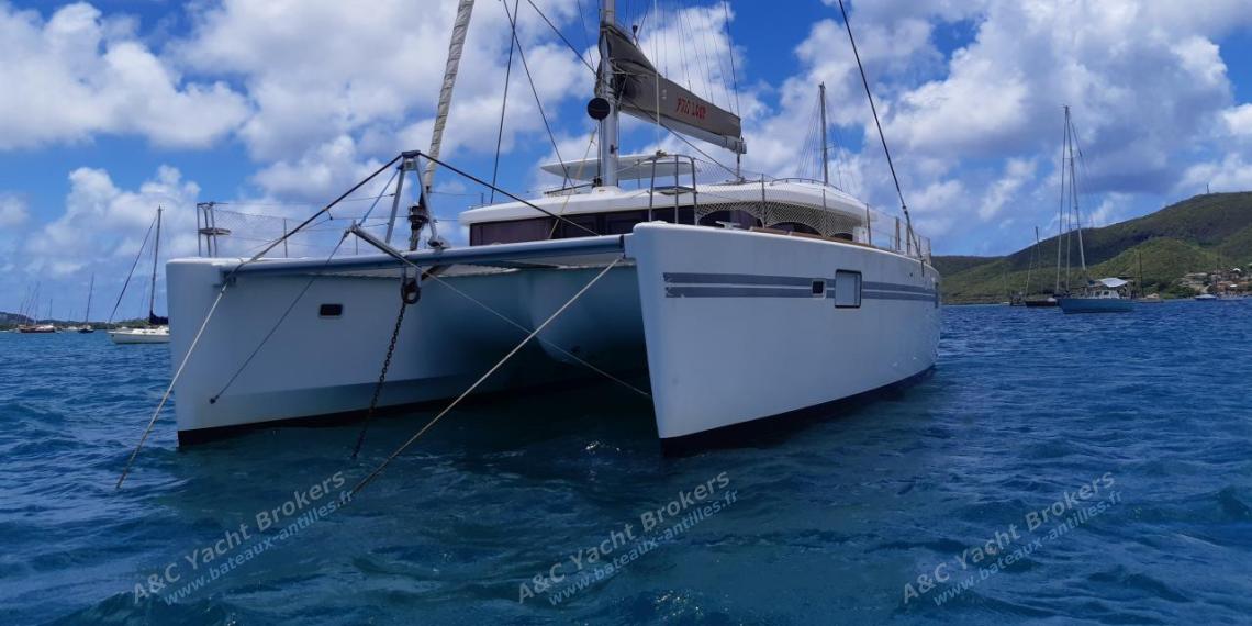 Lagoon 450: At anchor Lagoon 450: At anchor