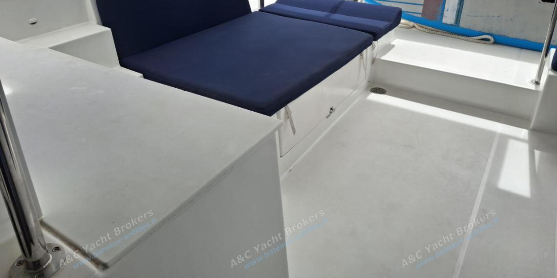 Lagoon 450F : Cockpit bench Lagoon 450F : Cockpit bench