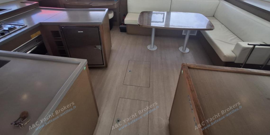 Lagoon 450F : Saloon general view Lagoon 450F : Saloon general view