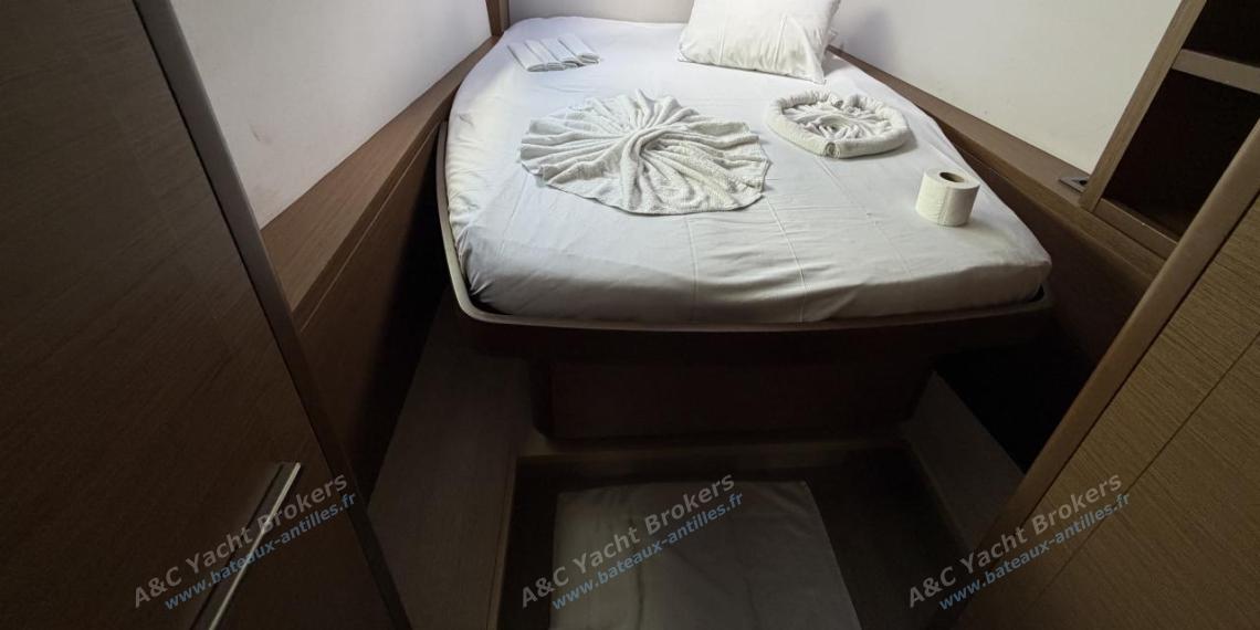 CNB Lagoon 50 : Forward port cabin CNB Lagoon 50 : Forward port cabin