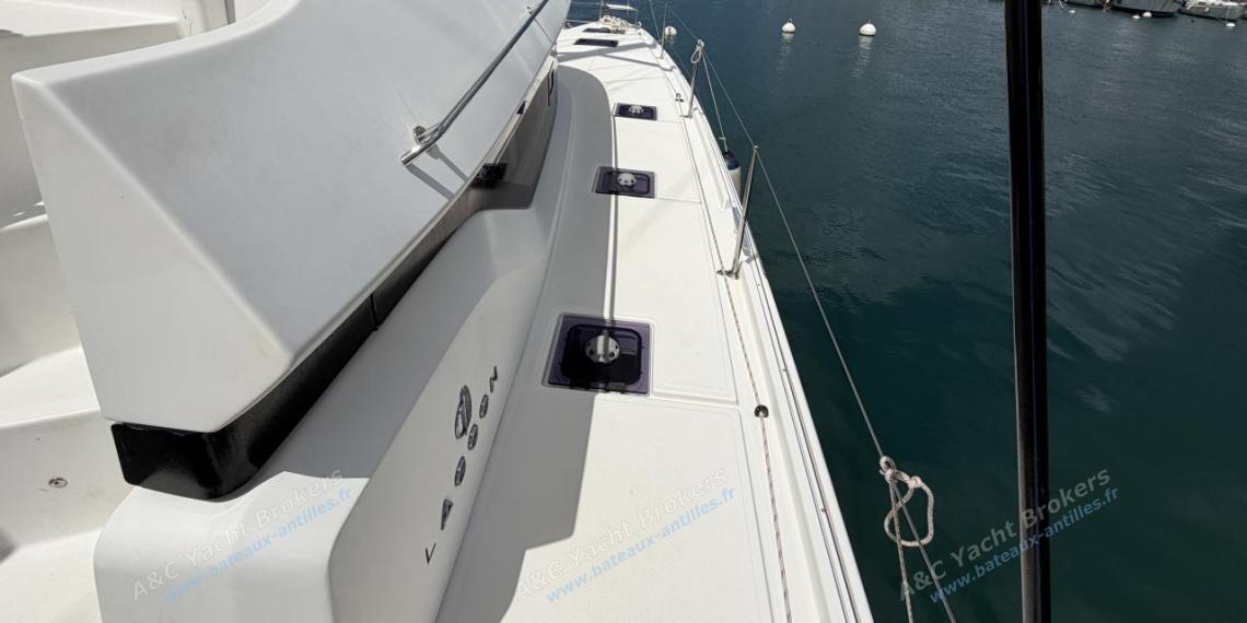 CNB Lagoon 50 : Starboard companionway other view CNB Lagoon 50 : Starboard companionway other view