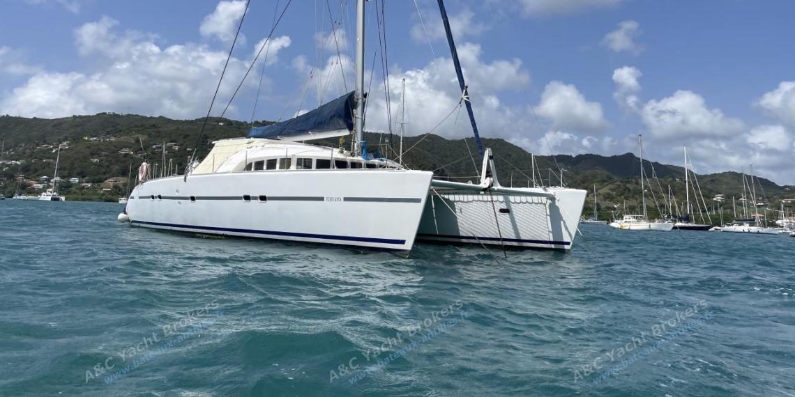 Lagoon Lagoon 570 : At anchor in Martinique Lagoon Lagoon 570 : At anchor in Martinique