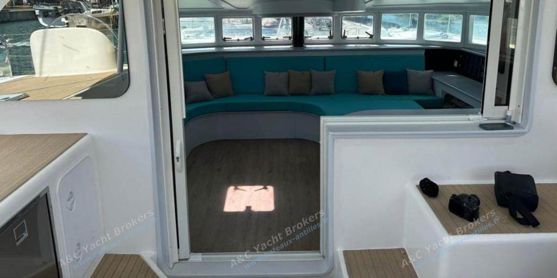 Lagoon Lagoon 570 : Saloon seen from the cockpit Lagoon Lagoon 570 : Saloon seen from the cockpit