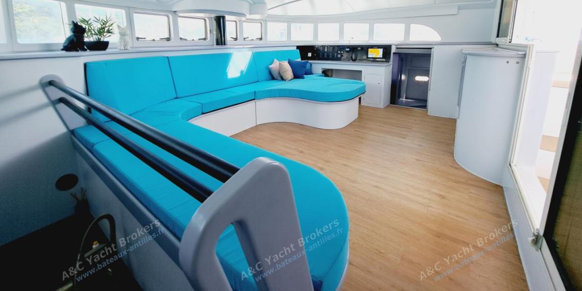 Lagoon Lagoon 570 : Saloon seen from the port hull Lagoon Lagoon 570 : Saloon seen from the port hull