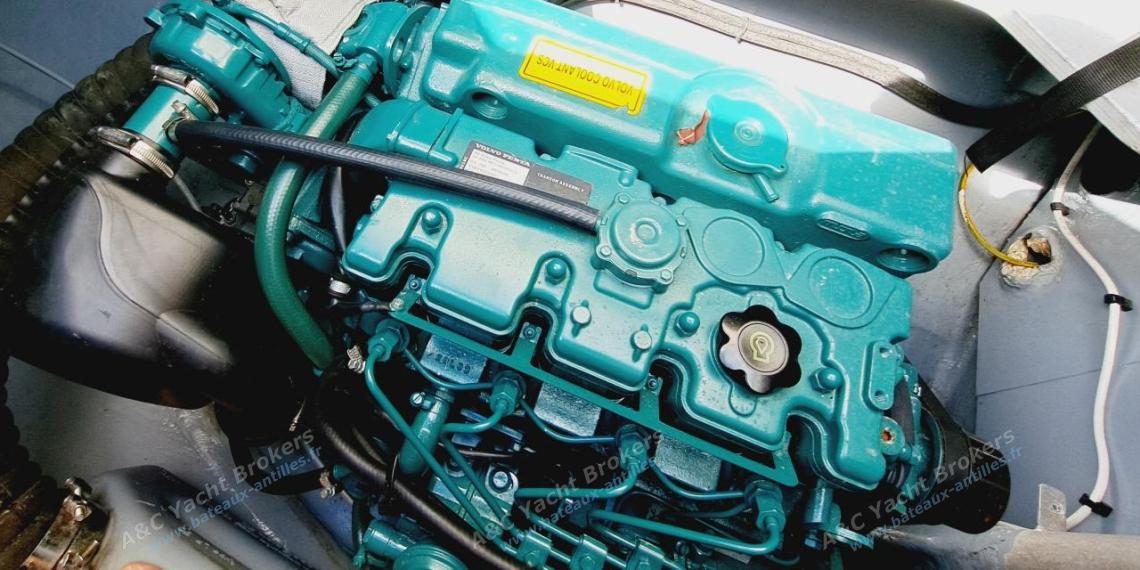 Lagoon Lagoon 570 : Volvo D2-75 inboard engine Lagoon Lagoon 570 : Volvo D2-75 inboard engine