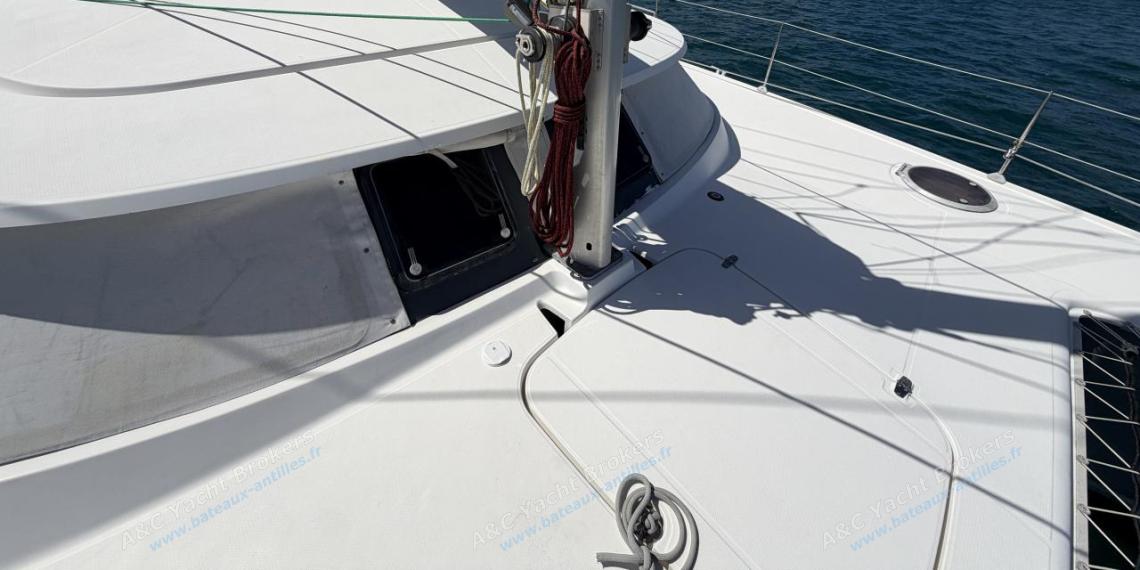Fountaine Pajot Lavezzi 40 : Roof and forward deck Fountaine Pajot Lavezzi 40 : Roof and forward deck