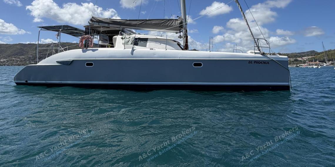 Fountaine Pajot Lavezzi 40 : At anchor in Martinique Fountaine Pajot Lavezzi 40 : At anchor in Martinique