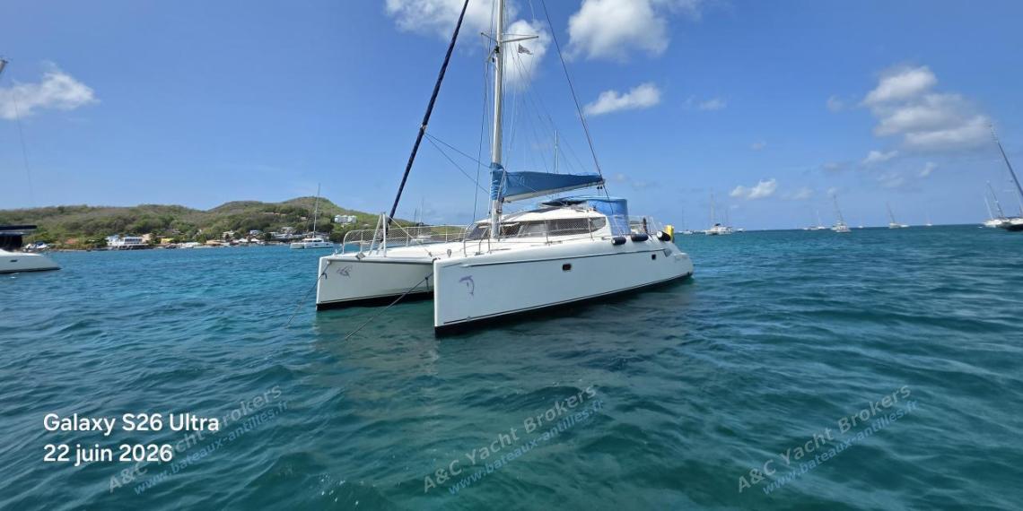 Fountaine Pajot Lavezzi 40 : At anchor in Martinique Fountaine Pajot Lavezzi 40 : At anchor in Martinique