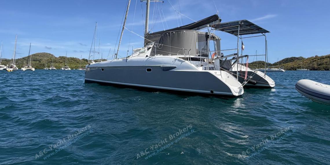 Fountaine Pajot Lavezzi 40 : Solar panels Fountaine Pajot Lavezzi 40 : Solar panels
