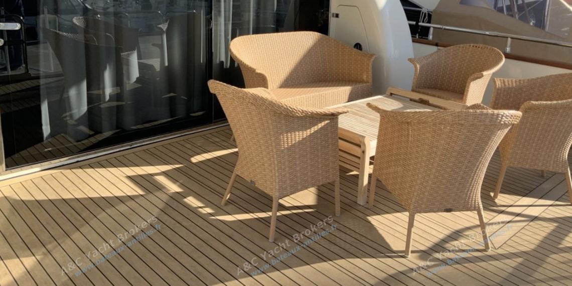 Cantiere Navale Arno Léopard 24 Fly : Cockpit Cantiere Navale Arno Léopard 24 Fly : Cockpit