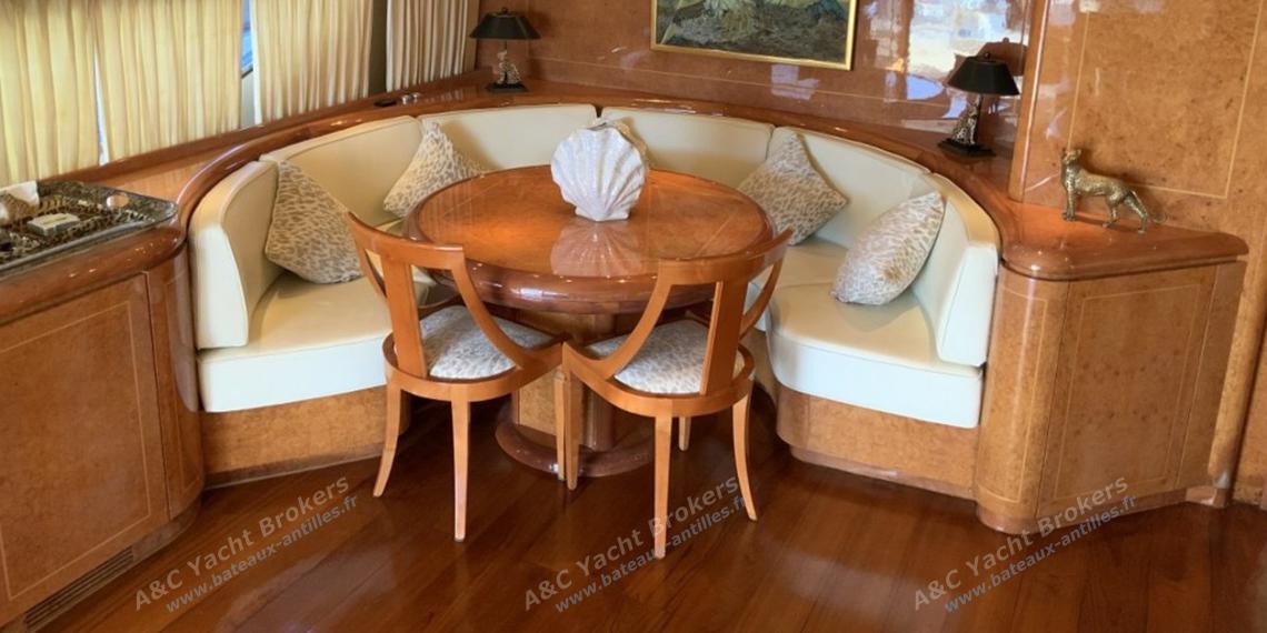 Cantiere Navale Arno Léopard 24 Fly : Dining table and bench Cantiere Navale Arno Léopard 24 Fly : Dining table and bench