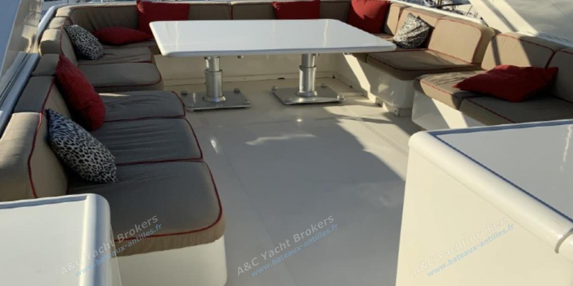 Cantiere Navale Arno Léopard 24 Fly : Fly table and bench Cantiere Navale Arno Léopard 24 Fly : Fly table and bench
