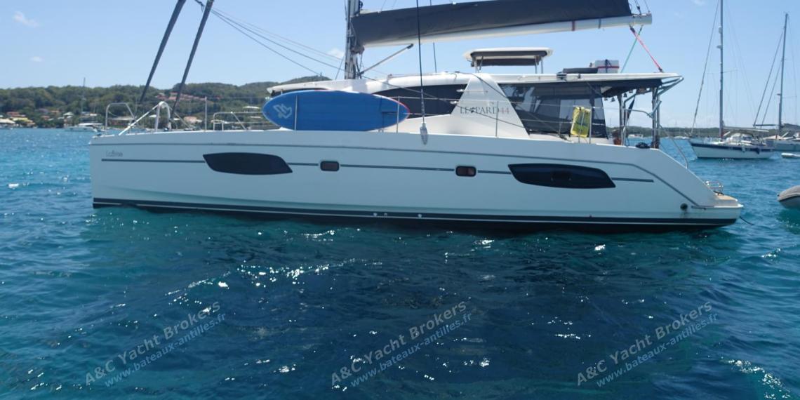 Robertson & Cain Leopard 44 : At anchor in Martinique Robertson & Cain Leopard 44 : At anchor in Martinique