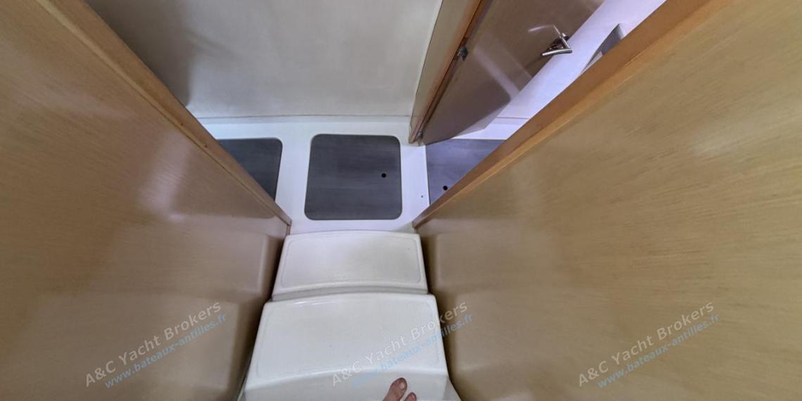 Fountaine Pajot Mahé 36 Evolution : Starboard hull access other view Fountaine Pajot Mahé 36 Evolution : Starboard hull access other view