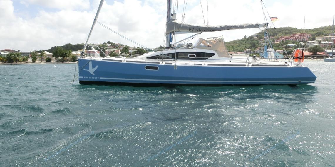 IDB Marine Malango 10.45 : At anchorage in Martinique IDB Marine Malango 10.45 : At anchorage in Martinique