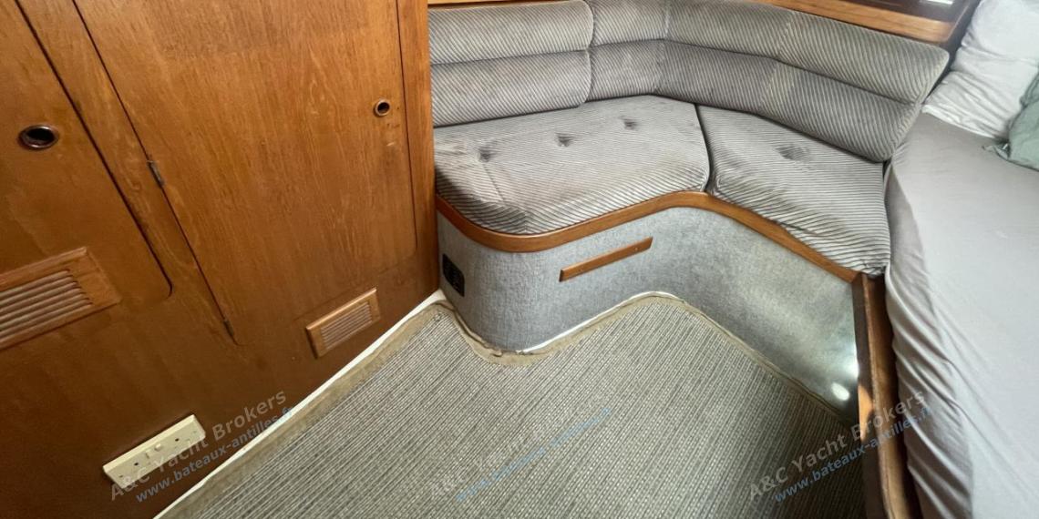 Moody Boats Moody 37 : Bench in aft cabin Moody Boats Moody 37 : Bench in aft cabin