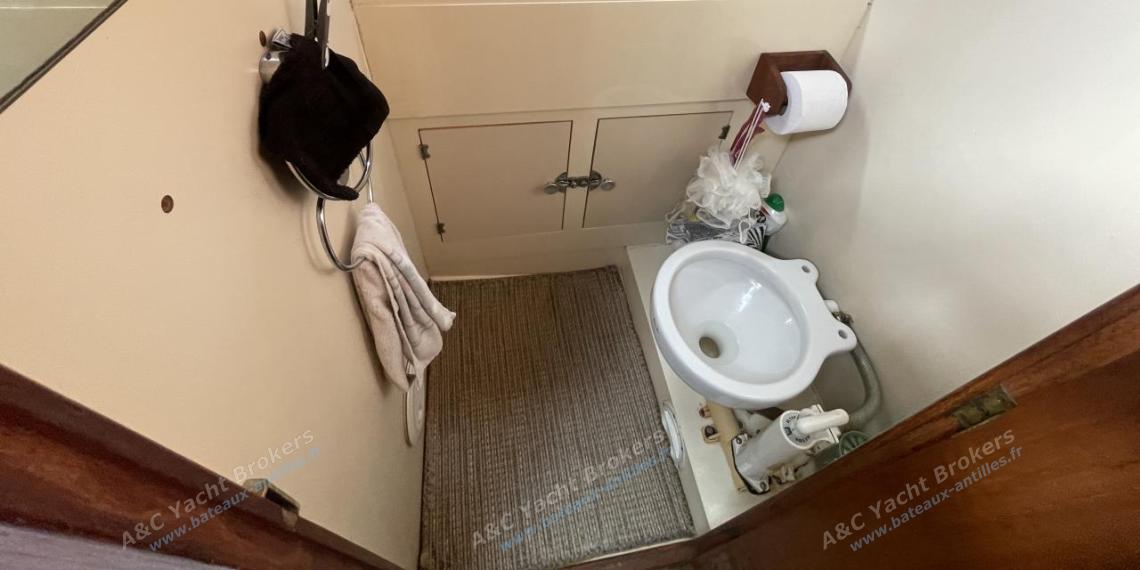 Moody Boats Moody 37 : Shower room Moody Boats Moody 37 : Shower room