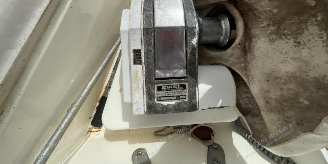 Moody Boats Moody 37 : Electric windlass Moody Boats Moody 37 : Electric windlass