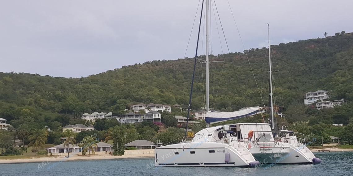 Nautitech 40.2 : At anchor in the Caribbean Nautitech 40.2 : At anchor in the Caribbean