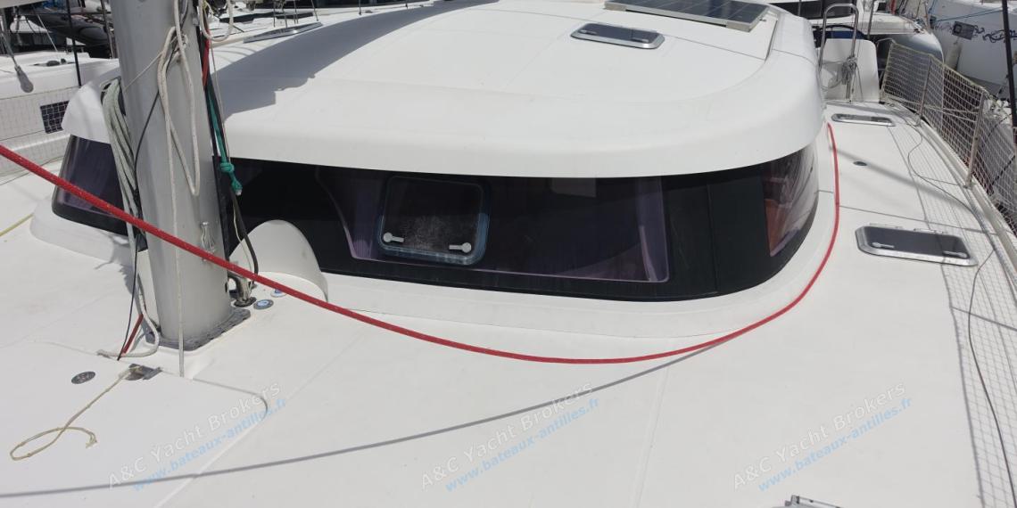 Nautitech 442 : Roof seen from the port bow Nautitech 442 : Roof seen from the port bow