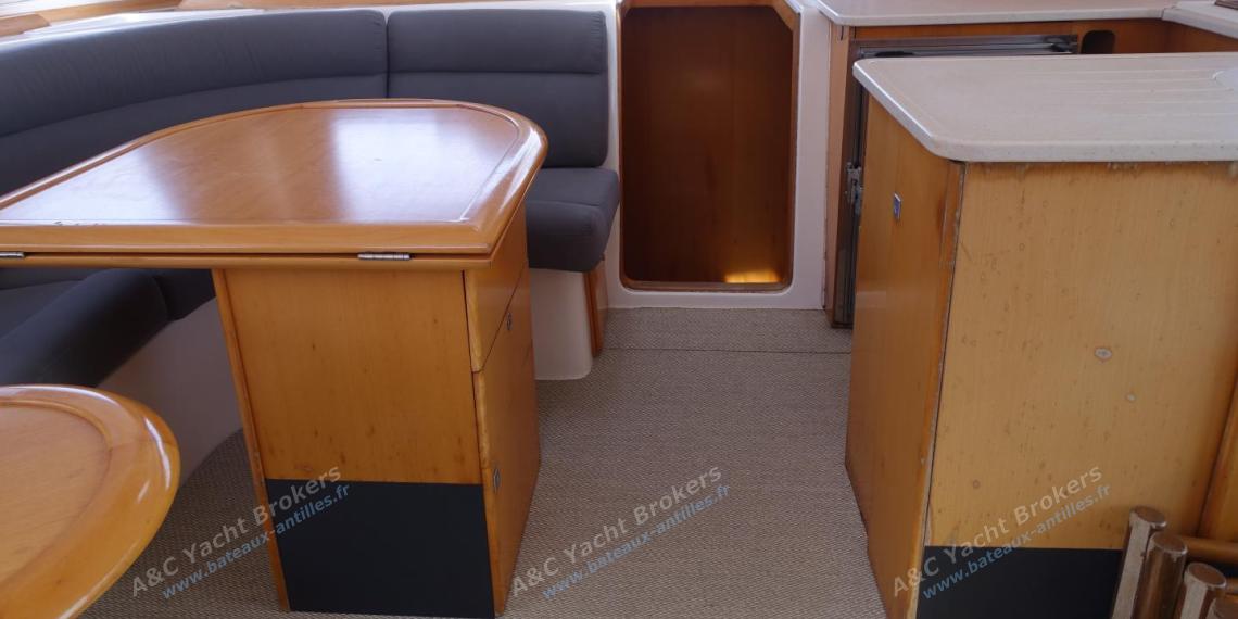 Nautitech 442 : Saloon other view Nautitech 442 : Saloon other view