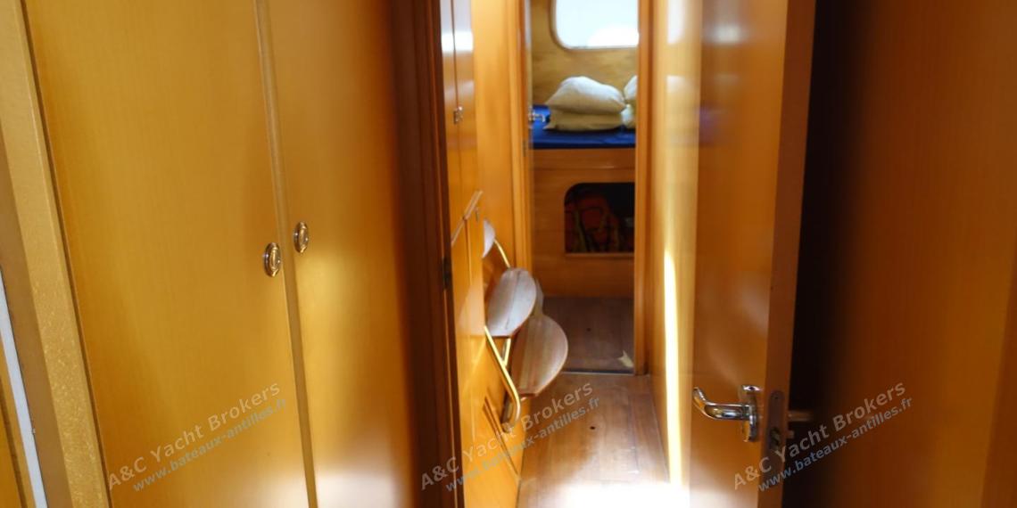 Nautitech 442 : Starboard hull seen from the aft cabin Nautitech 442 : Starboard hull seen from the aft cabin