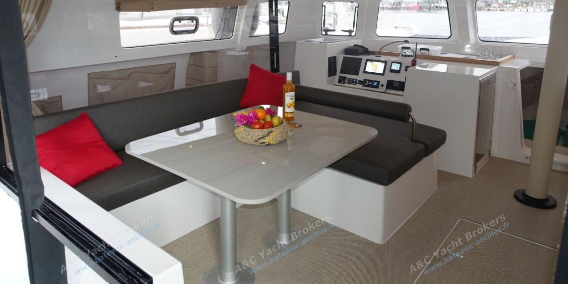 NEEL-TRIMARANS Neel 43 : Saloon table and benchs NEEL-TRIMARANS Neel 43 : Saloon table and benchs