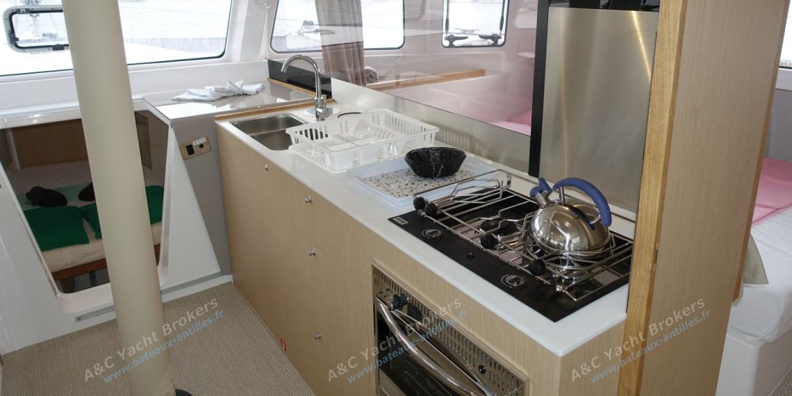NEEL-TRIMARANS Neel 43 : Galley long shape on starboard NEEL-TRIMARANS Neel 43 : Galley long shape on starboard
