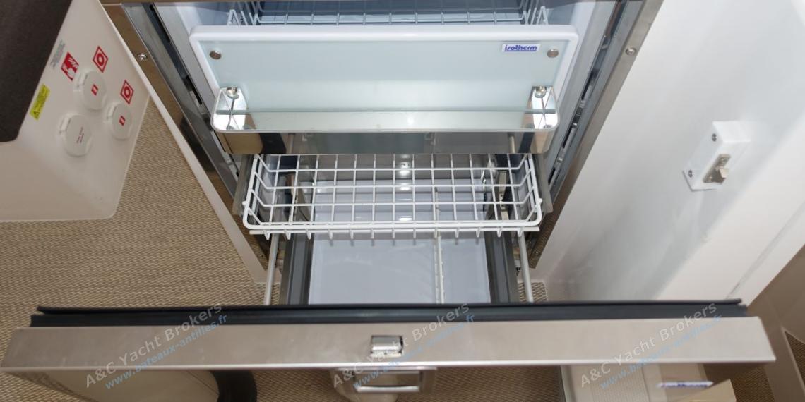 NEEL-TRIMARANS Neel 43 : Fridge NEEL-TRIMARANS Neel 43 : Fridge