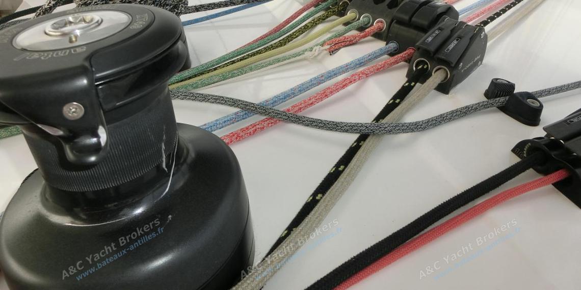 Neel 47 : Winches at helm station Neel 47 : Winches at helm station