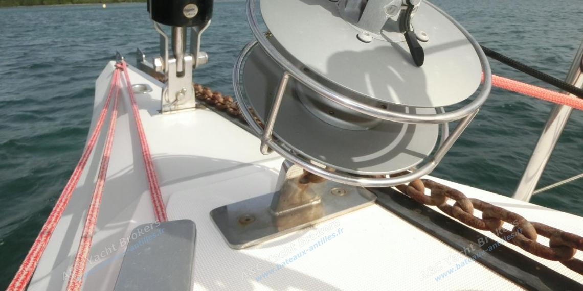 Neel 47 : Genoa and stay sail furling system Neel 47 : Genoa and stay sail furling system