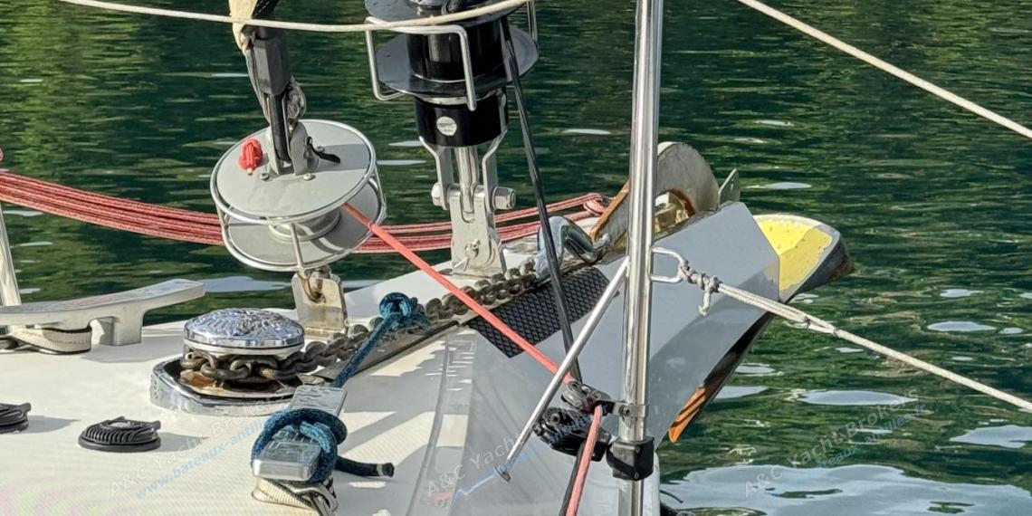 Neel 47 : Furling system and bowsprit with integrated anchor roller Neel 47 : Furling system and bowsprit with integrated anchor roller