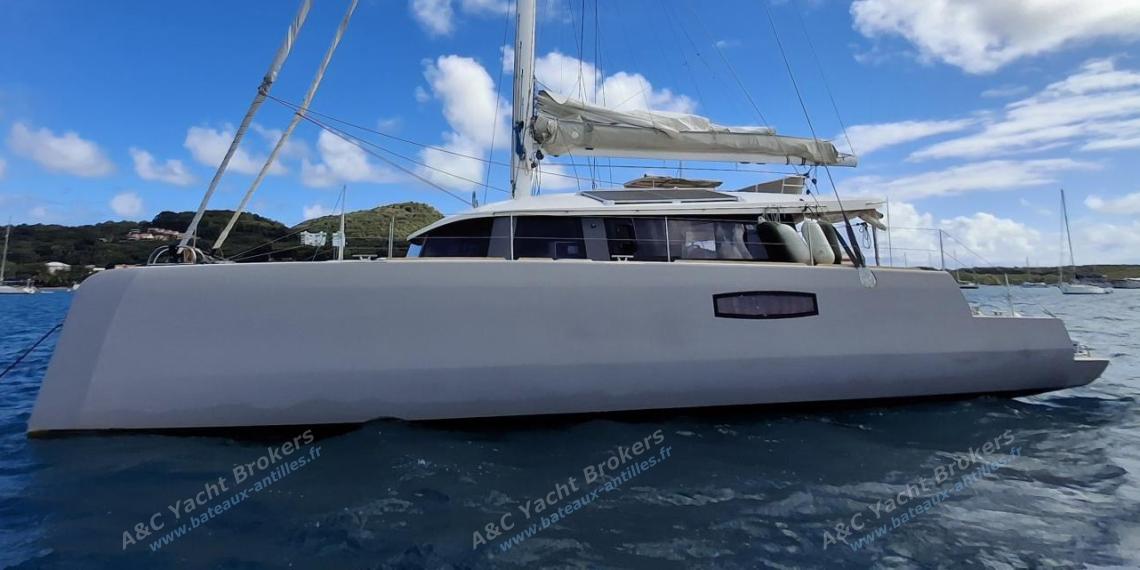 NEEL 51 : At anchor in Martinique NEEL 51 : At anchor in Martinique