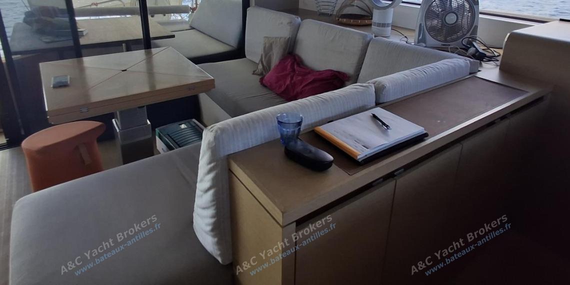 NEEL 51 : Saloon seen from the galley NEEL 51 : Saloon seen from the galley