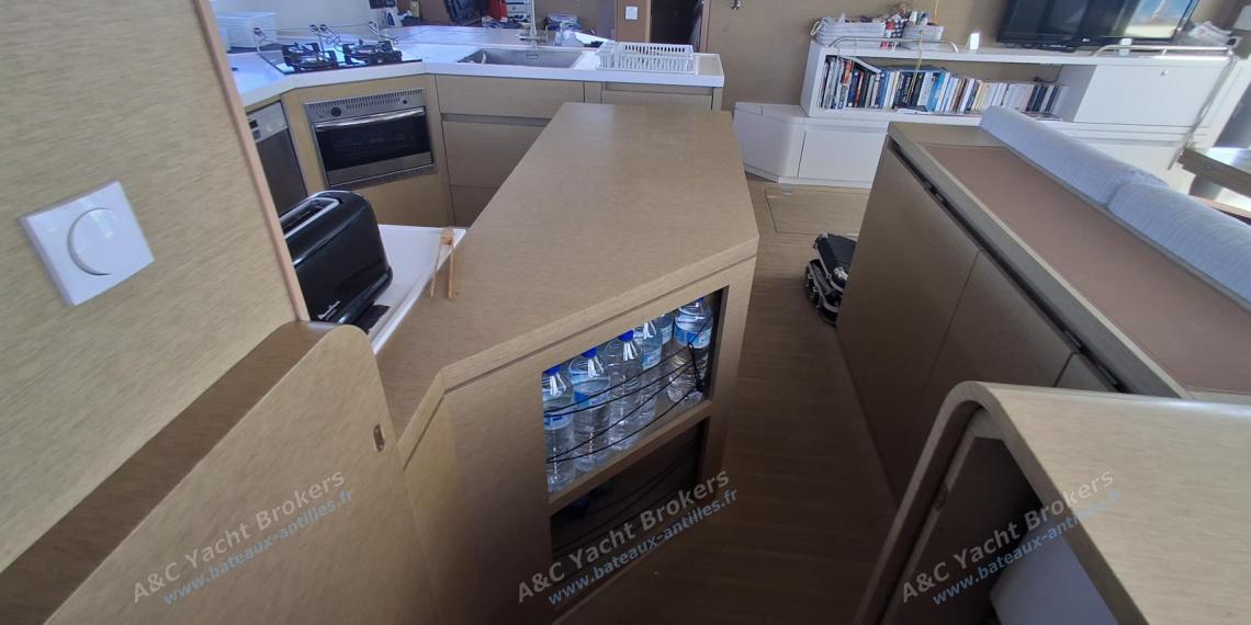 NEEL 51 : Saloon seen from the port float NEEL 51 : Saloon seen from the port float