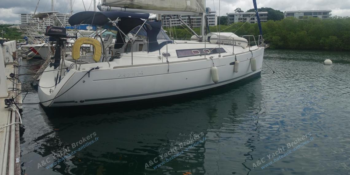 Bénéteau Oceanis 34 : In the marina Bénéteau Oceanis 34 : In the marina