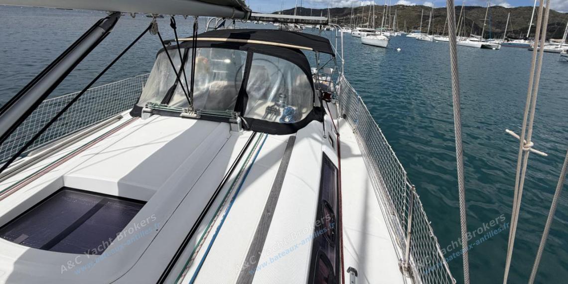 Bénéteau Oceanis 37 Limited Edition : Roof et capote de roof Bénéteau Oceanis 37 Limited Edition : Roof et capote de roof
