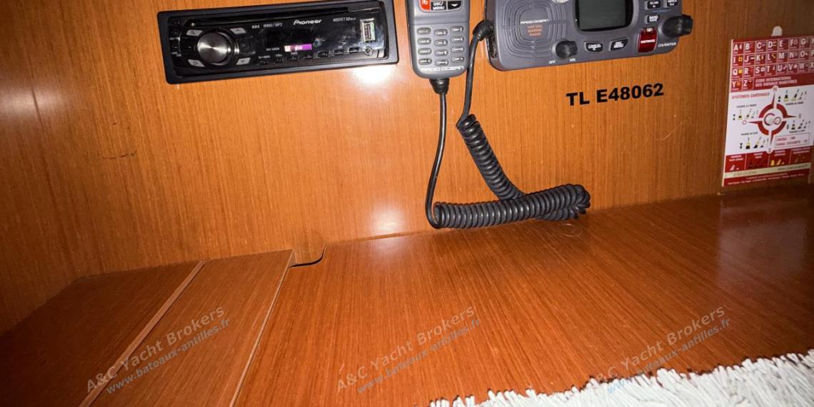 Bénéteau Oceanis 37 Limited Edition : Table à cartes Bénéteau Oceanis 37 Limited Edition : Table à cartes