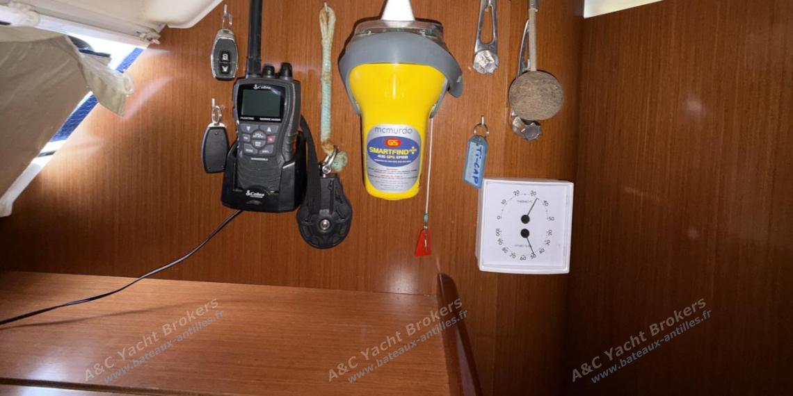 Bénéteau Oceanis 37 Limited Edition : Table à cartes autre vue Bénéteau Oceanis 37 Limited Edition : Table à cartes autre vue